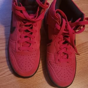 Boys red and black Nike sneakers size 4